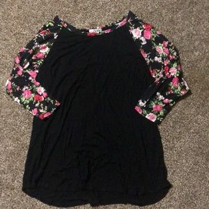 Quarter sleeve Top
